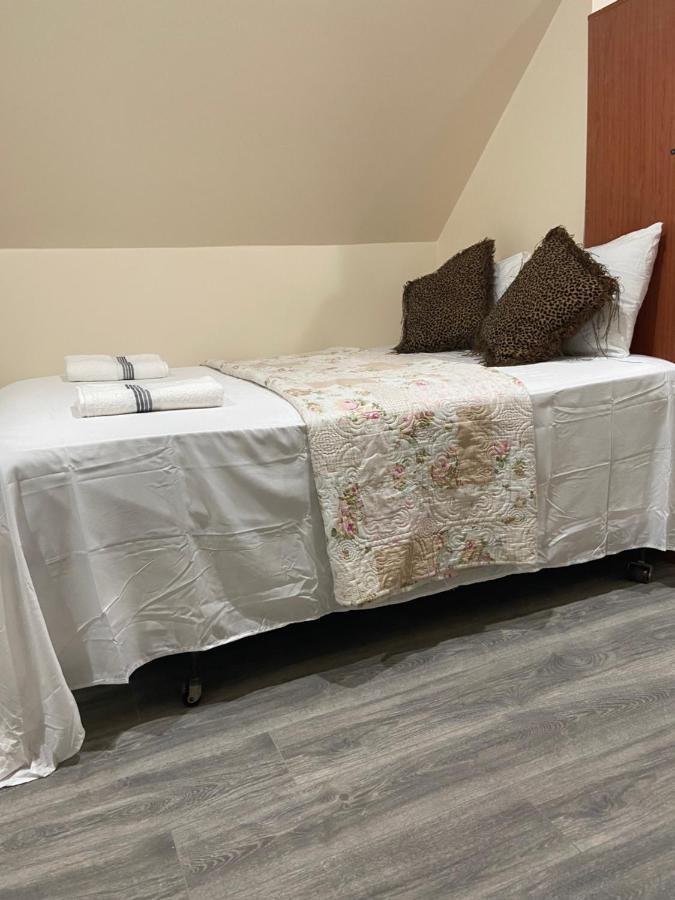 A Comfortable Room New York Eksteriør billede